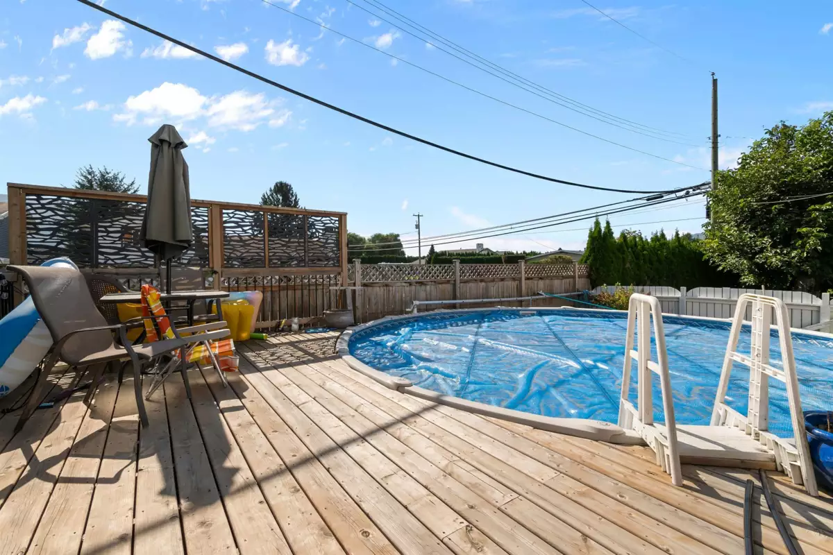 Outdoor Kitchen Photo of 6350 Sumas Prairie Road, Sardis - Greendale, BC