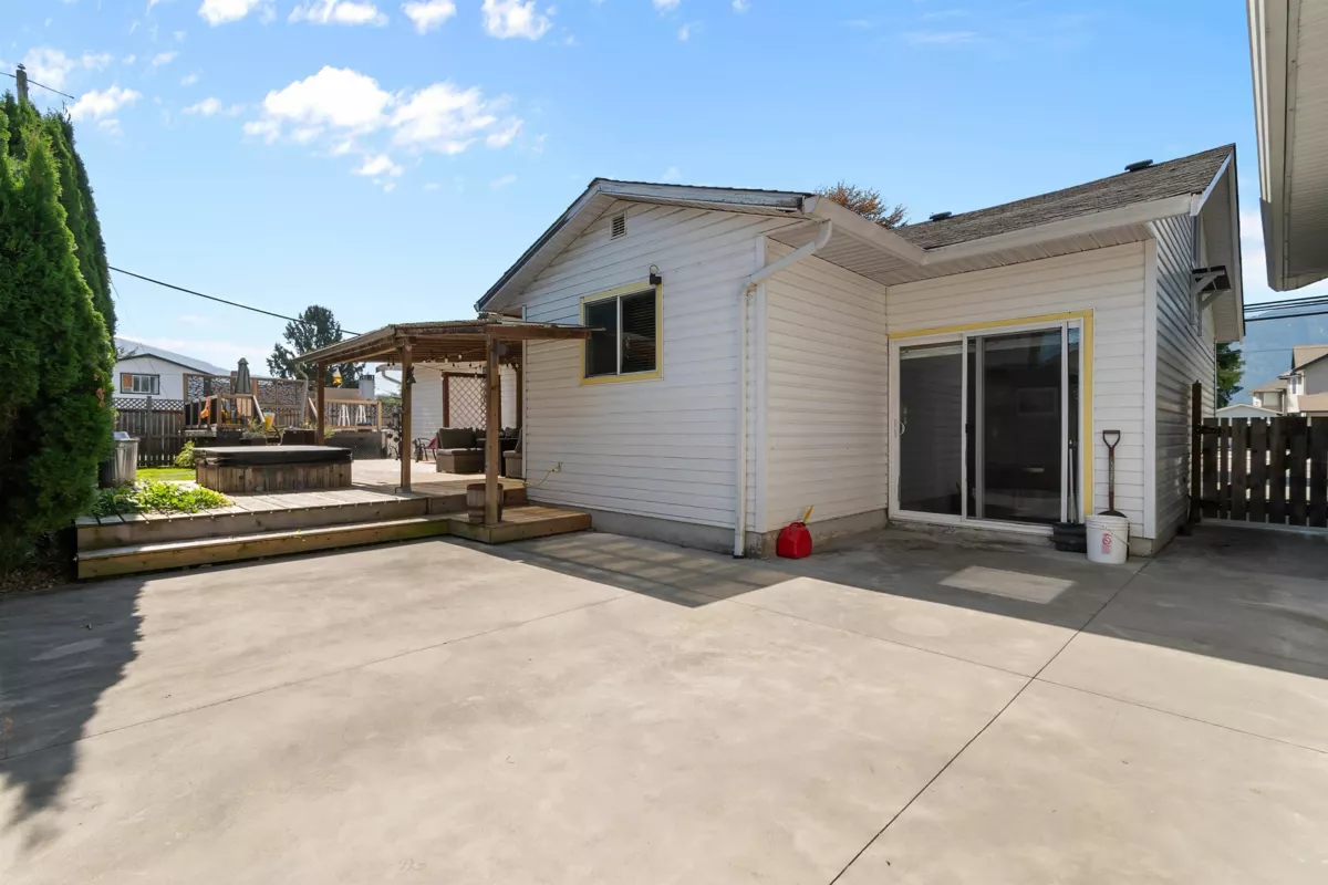 Outdoor Patio Photo of 6350 Sumas Prairie Road, Sardis - Greendale, BC