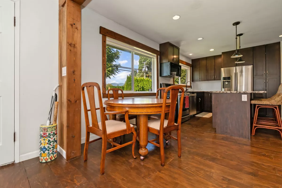 Primary Bathroom Photo of 6350 Sumas Prairie Road, Sardis - Greendale, BC