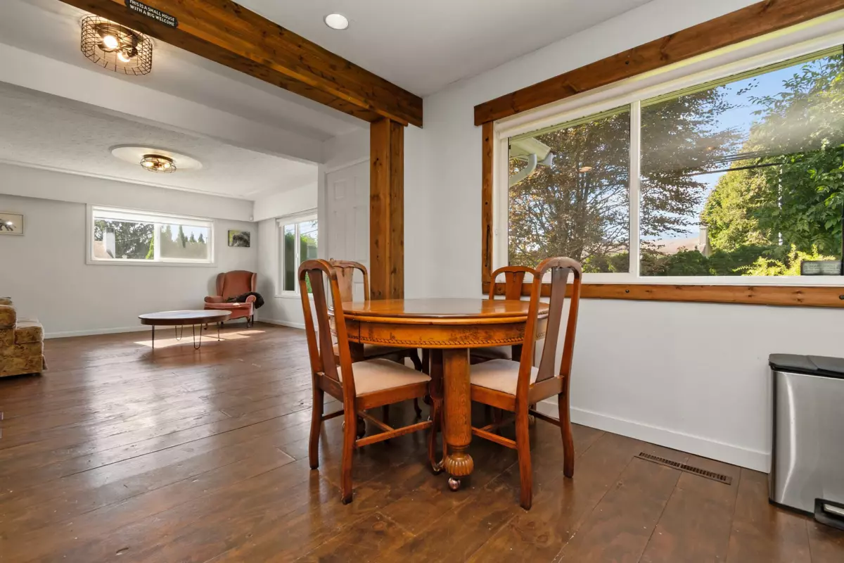 Walk-In Closet Photo of 6350 Sumas Prairie Road, Sardis - Greendale, BC