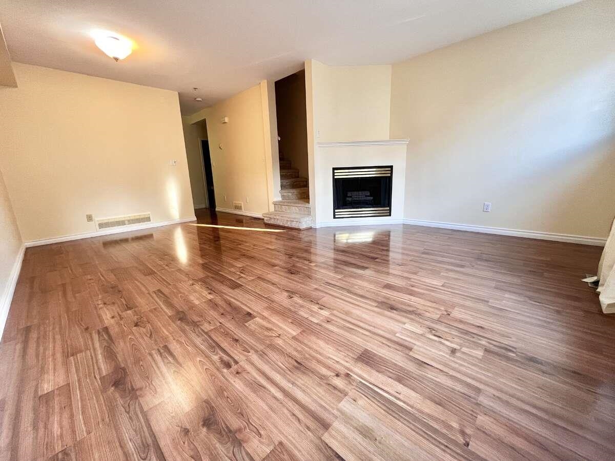 Dining Area Photo of 5 15355 26 Avenue, Surrey, BC