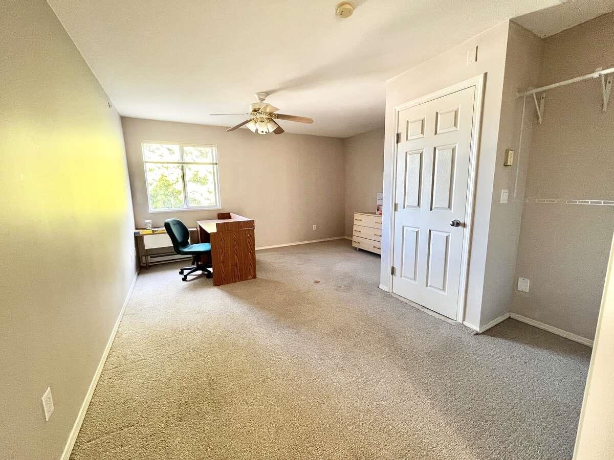 Guest Bathroom Photo of 5 15355 26 Avenue, Surrey, BC