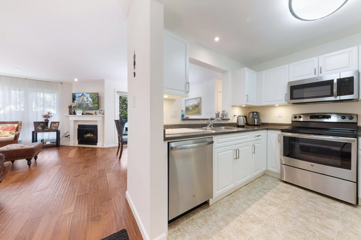 Dining Area Photo of 303 3950 Linwood Street, Burnaby, BC