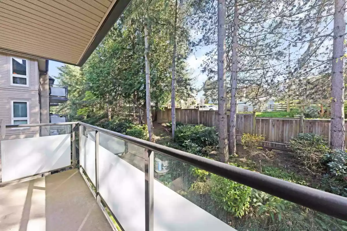 Guest Bathroom Photo of 303 3950 Linwood Street, Burnaby, BC