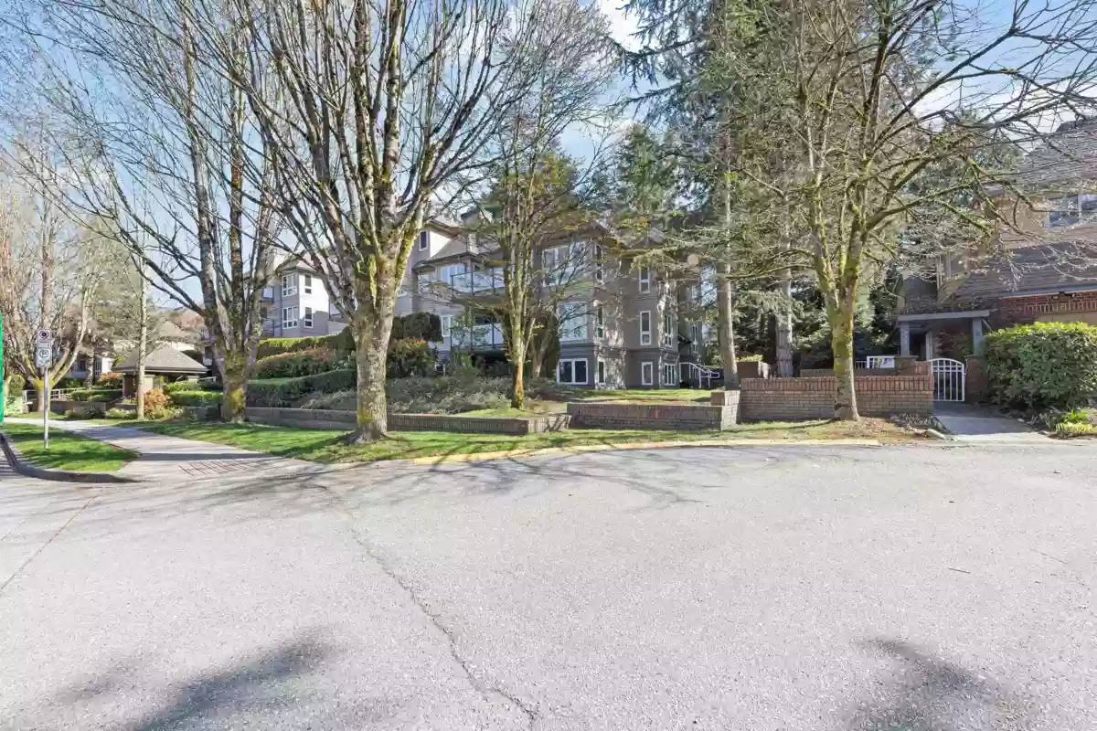 Laundry Room Photo of 303 3950 Linwood Street, Burnaby, BC