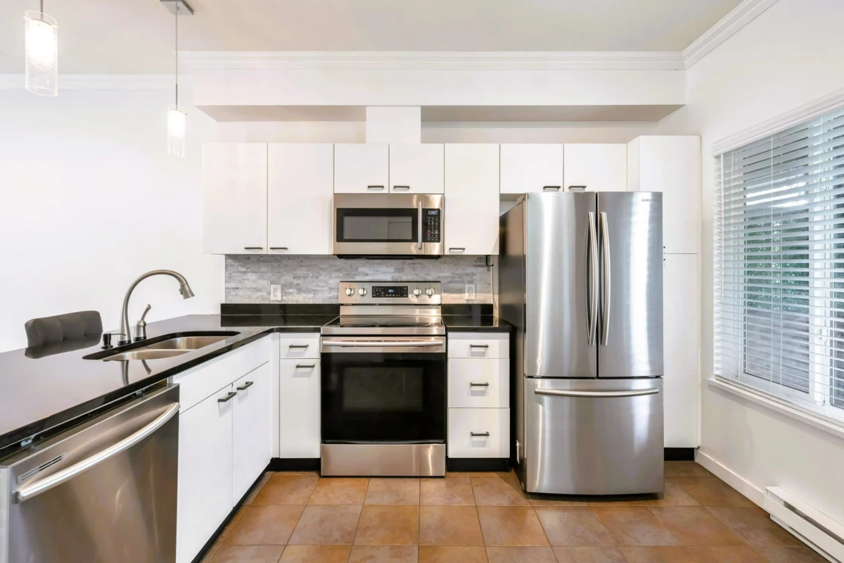 Primary Bathroom Photo of 193 18701 66th Avenue, Surrey, BC