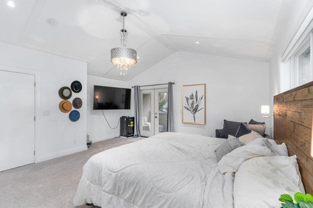Entry Foyer Photo of 11897 82 Avenue, Delta, BC