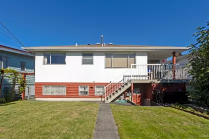 2716 E 49th Avenue, Vancouver, BC, Vancouver — Single Family Residence for sale