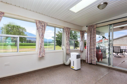 Breakfast Nook Photo of 42832 Keith Wilson Road, Chilliwack, BC