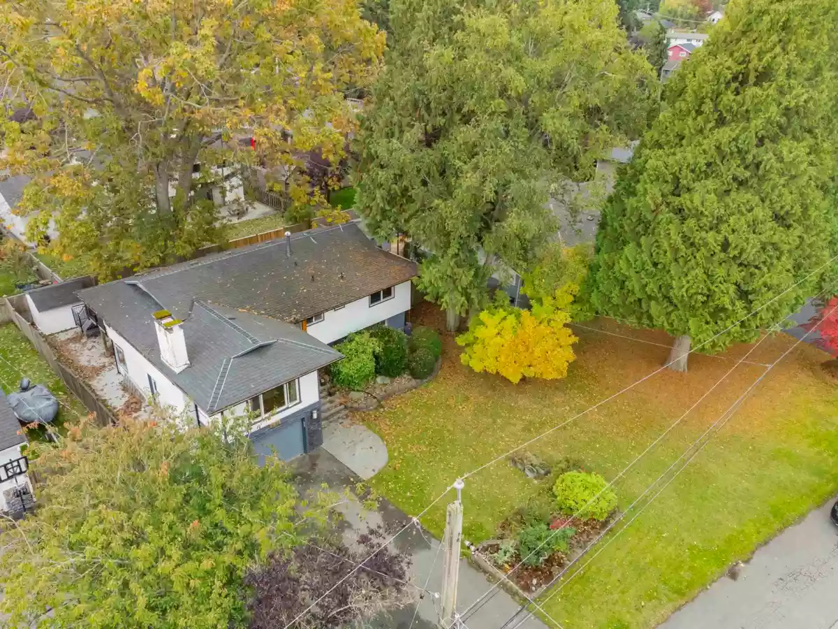 Hallway Photo of 5316 Belair Drive, Tsawwassen, BC