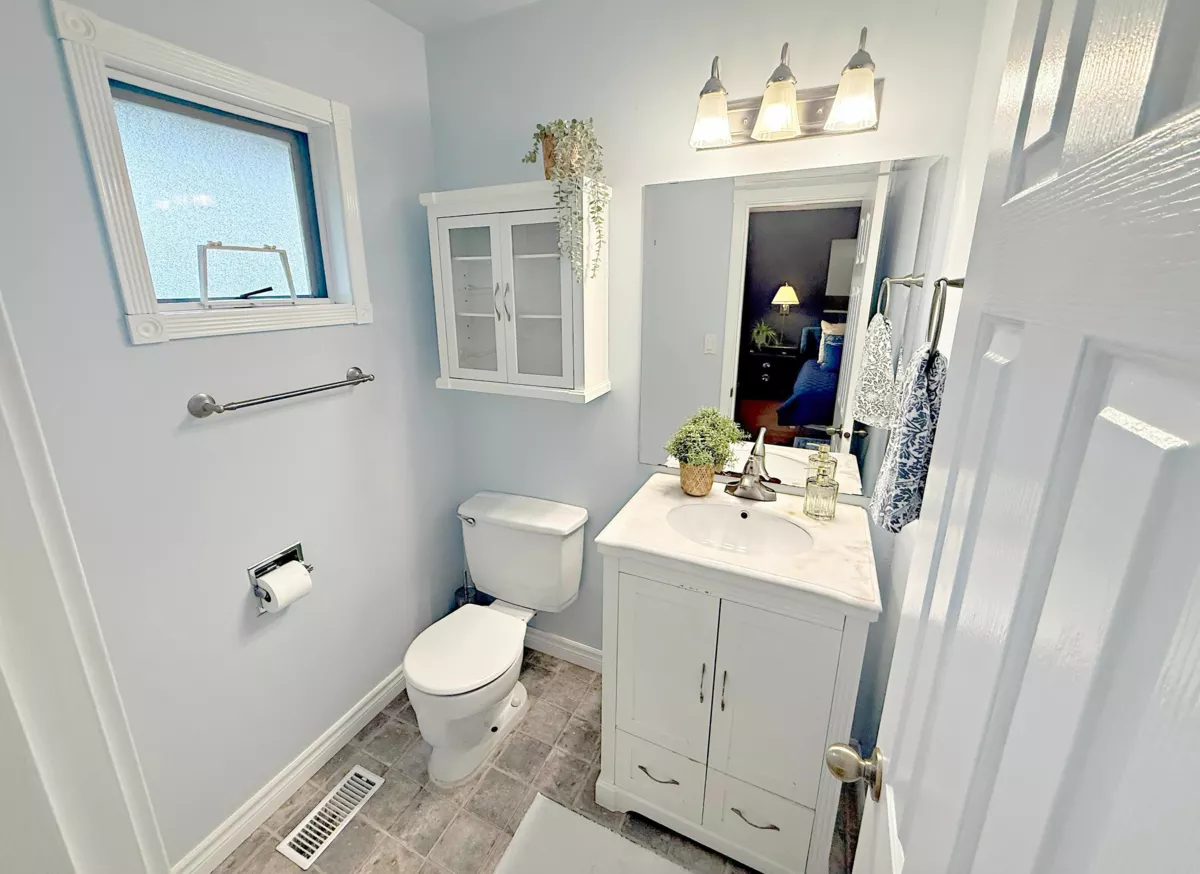 Laundry Room Photo of 5316 Belair Drive, Tsawwassen, BC