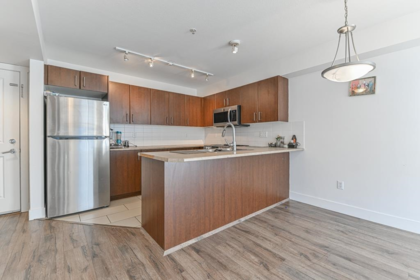 Kitchen Island Photo of 215 45567 Yale Road, Chilliwack, BC