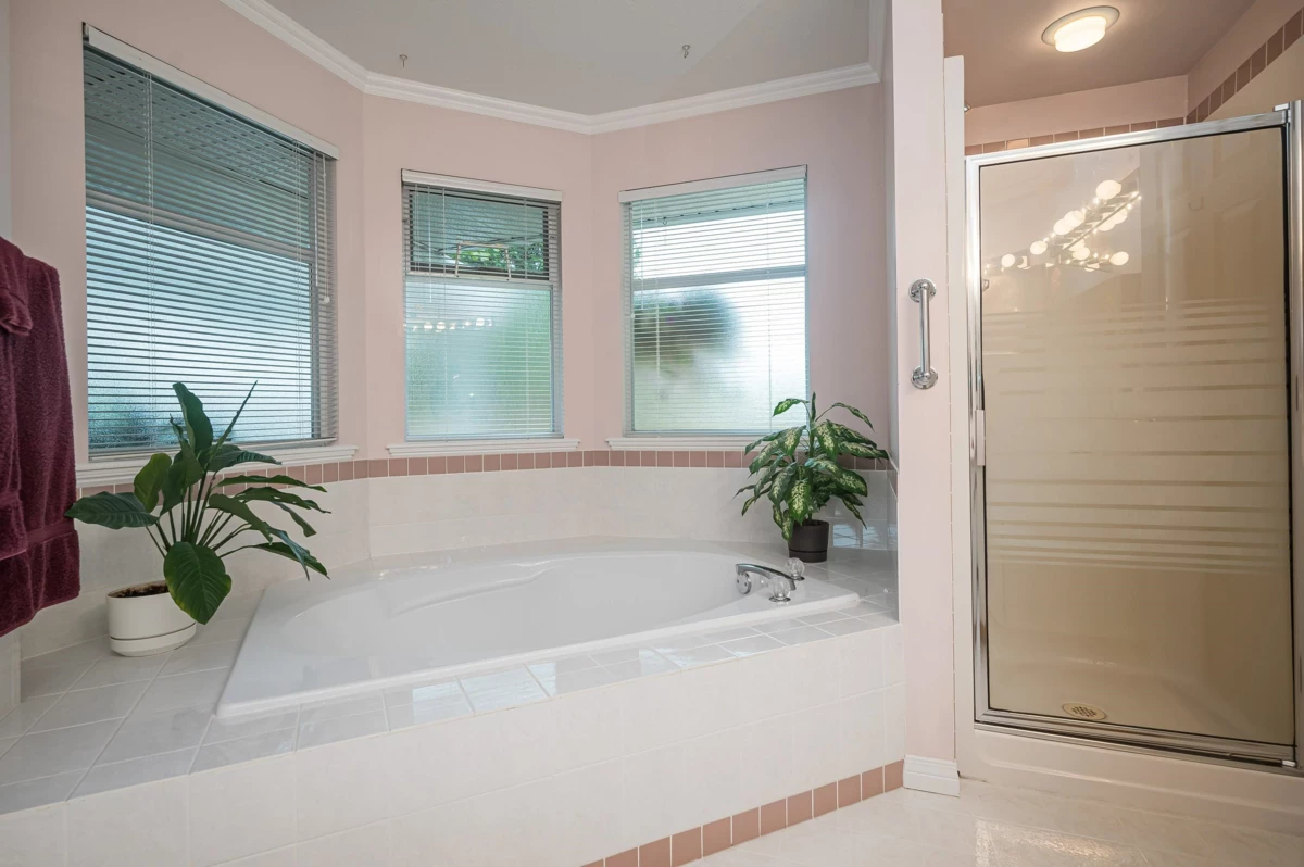 Basement Recreation Room Photo of 8459 142a Street, Surrey, BC