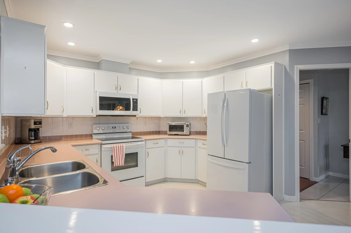 Breakfast Nook Photo of 8459 142a Street, Surrey, BC