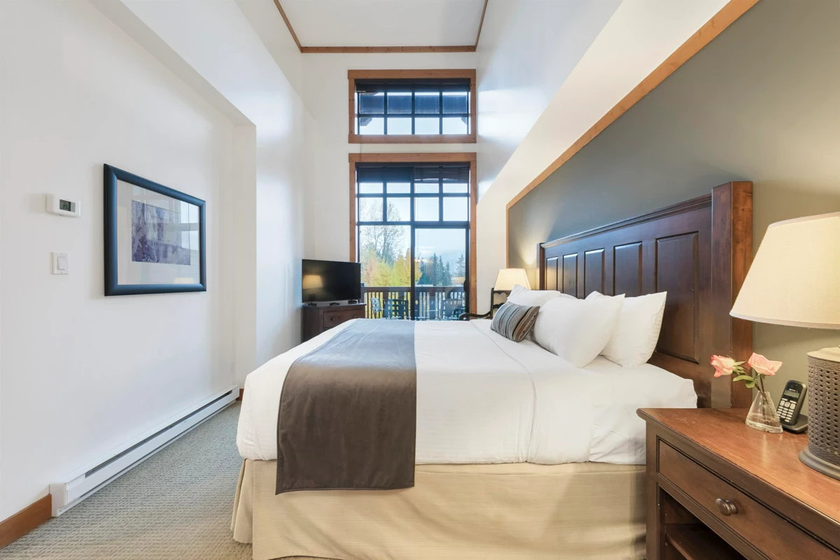 Breakfast Nook Photo of 401 2202 Gondola Way, Whistler, BC