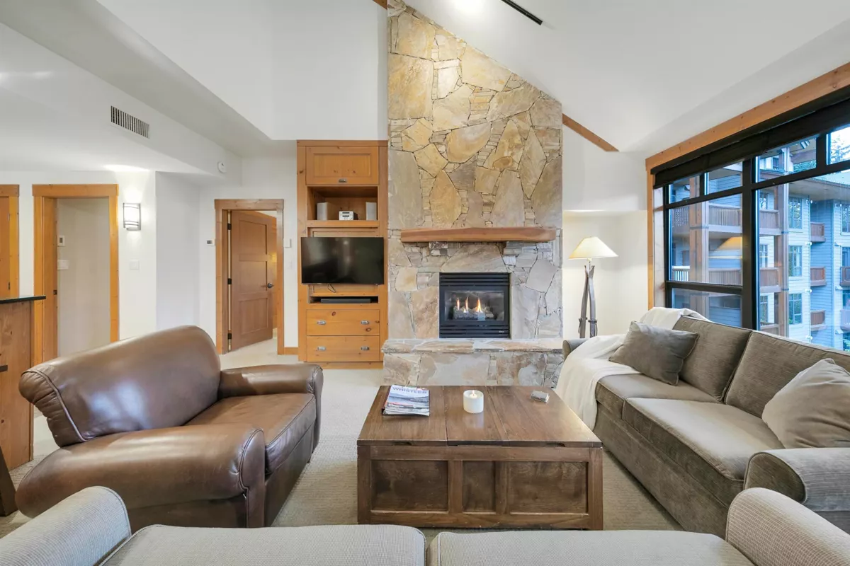 Kitchen Photo of 401 2202 Gondola Way, Whistler, BC