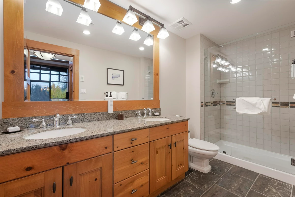 Walk-In Closet Photo of 401 2202 Gondola Way, Whistler, BC