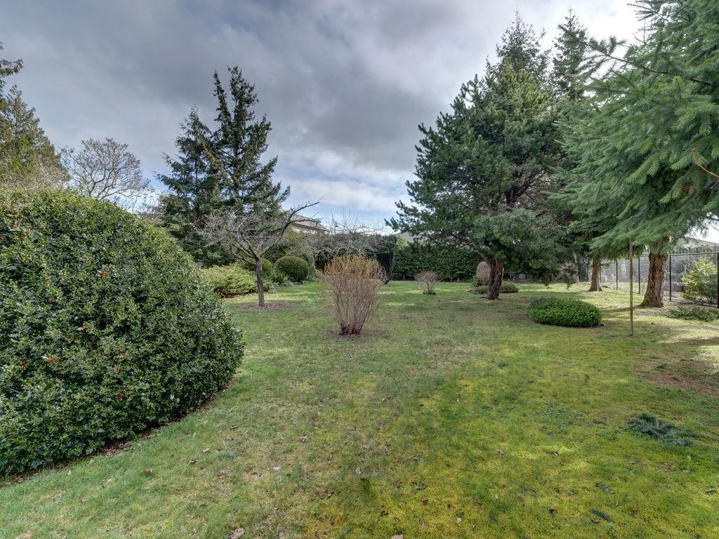 Kitchen Photo of 5642 Nickerson Road, Sechelt, BC