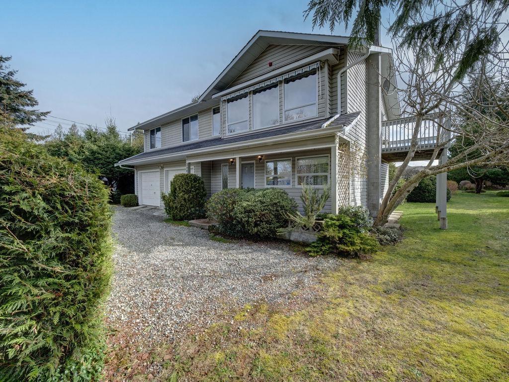 Living Room Photo of 5642 Nickerson Road, Sechelt, BC
