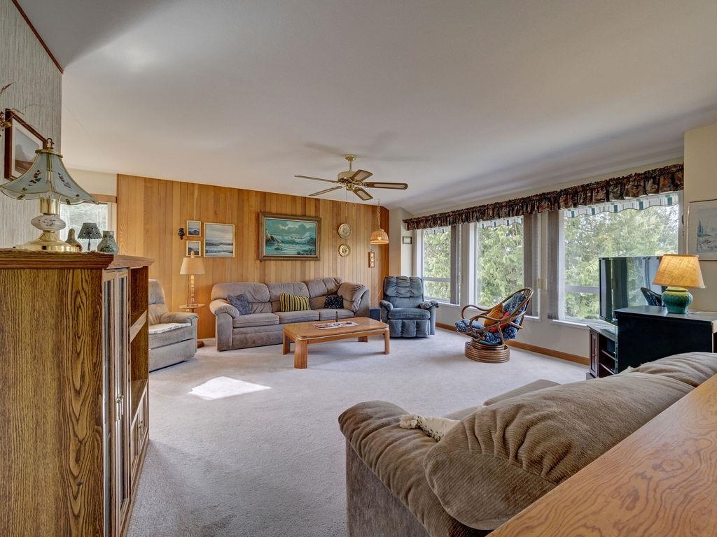 Walk-In Closet Photo of 5642 Nickerson Road, Sechelt, BC