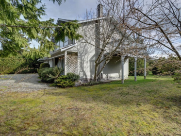 5642 Nickerson Road, Sechelt, BC, Sechelt — Single Family Residence for sale