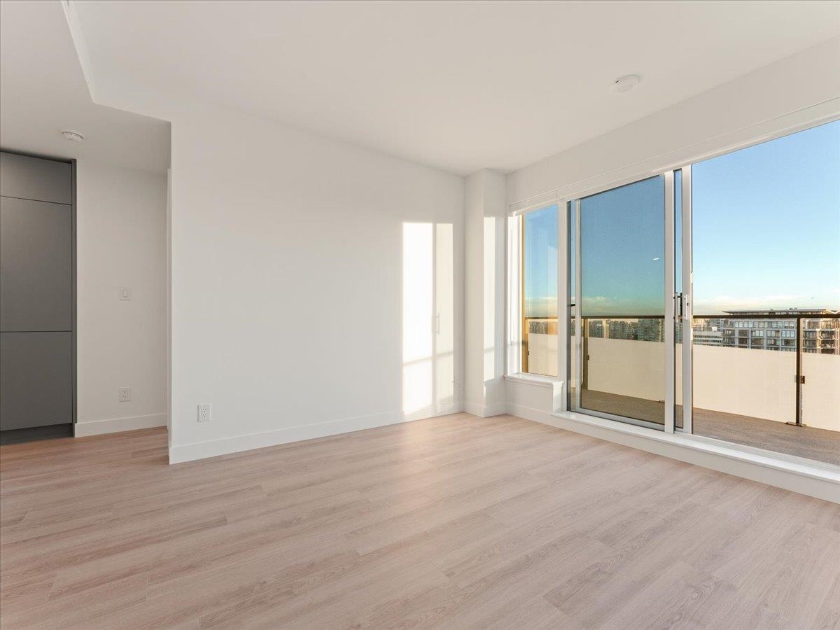 Hallway Photo of PH1506 7977 Lansdowne Road, Richmond, BC