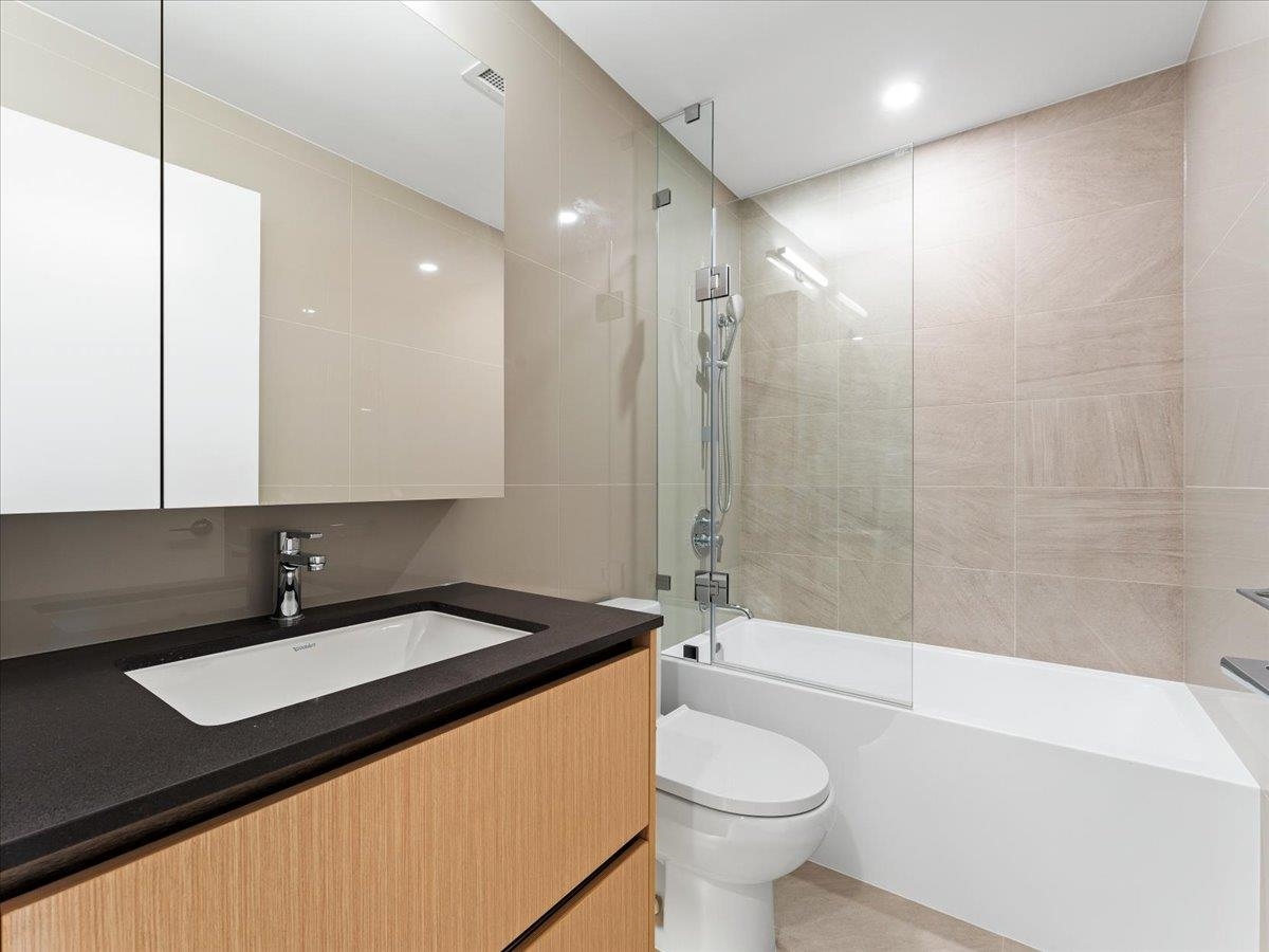 Hot Tub / Spa Photo of PH1506 7977 Lansdowne Road, Richmond, BC