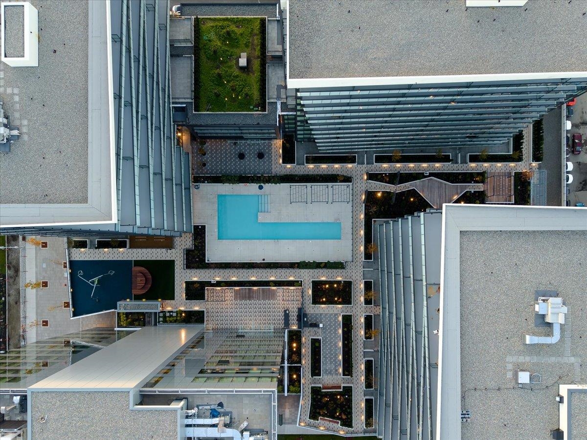 Kitchen Photo of PH1506 7977 Lansdowne Road, Richmond, BC