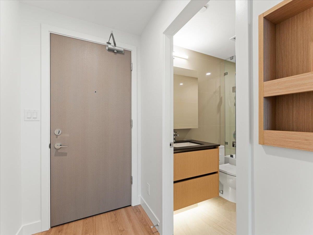 Swimming Pool Photo of PH1506 7977 Lansdowne Road, Richmond, BC