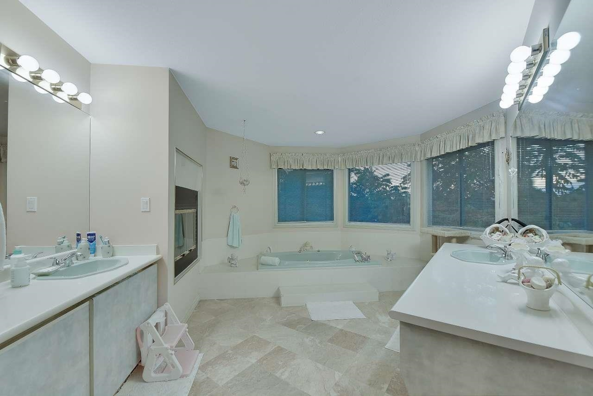 Basement Recreation Room Photo of 14958 83a Avenue, Surrey, BC