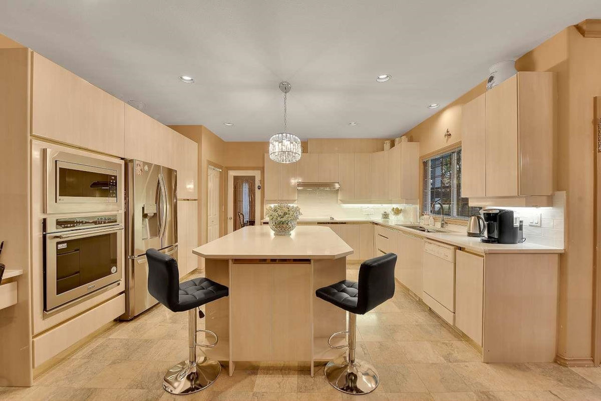 Breakfast Nook Photo of 14958 83a Avenue, Surrey, BC