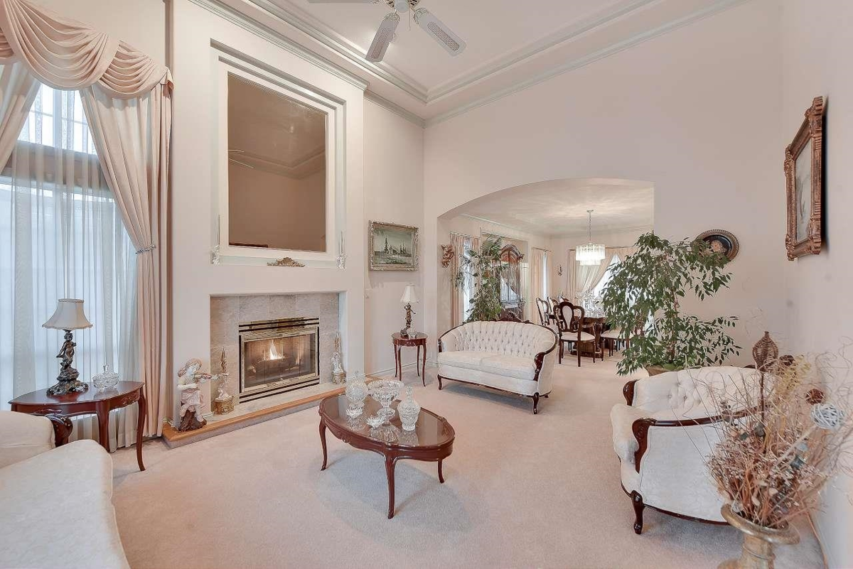 Family Room Photo of 14958 83a Avenue, Surrey, BC