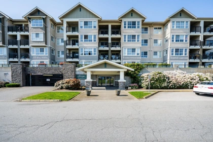 123 19673 Meadow Gardens Way, Pitt Meadows, BC, Pitt Meadows — Apartment/Condo for sale