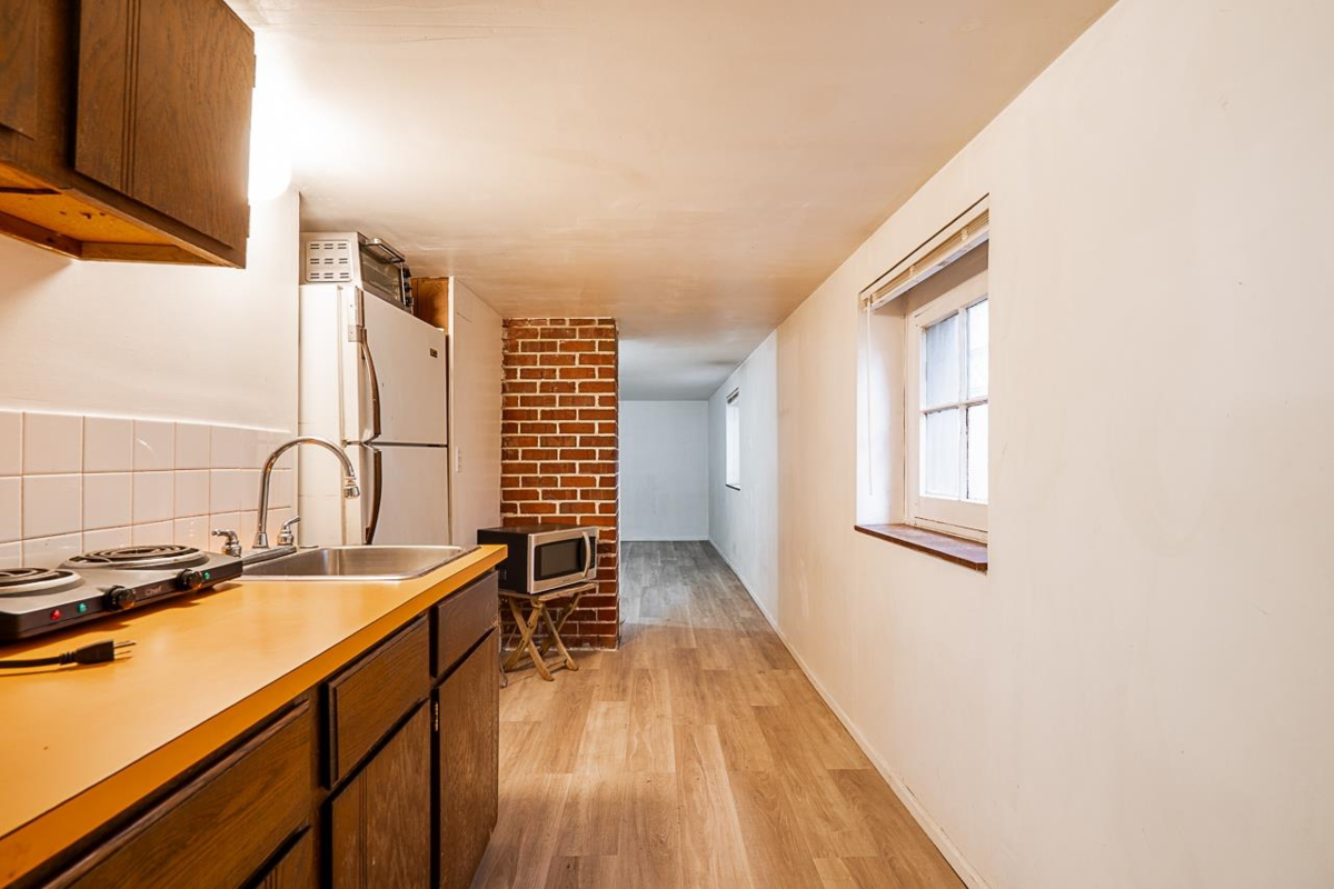 Dining Area Photo of 869 W 60th Avenue, Vancouver, BC