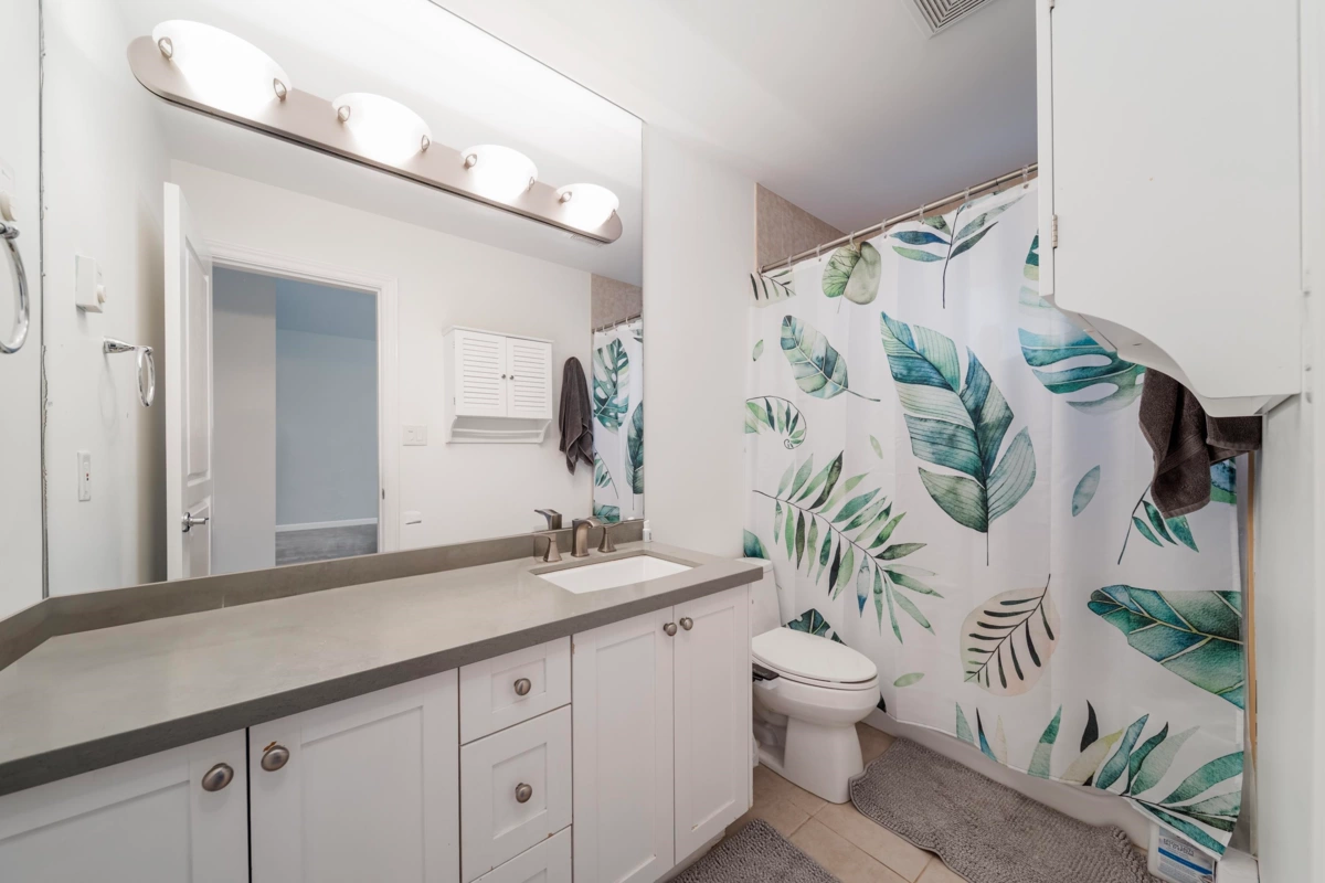 Entry Foyer Photo of 1126 Rochester Avenue, Coquitlam, BC