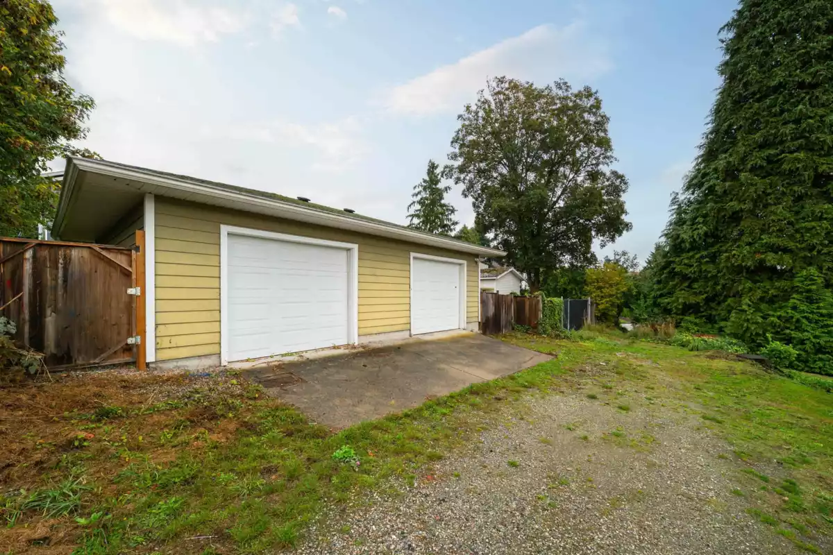 Hot Tub / Spa Photo of 1126 Rochester Avenue, Coquitlam, BC