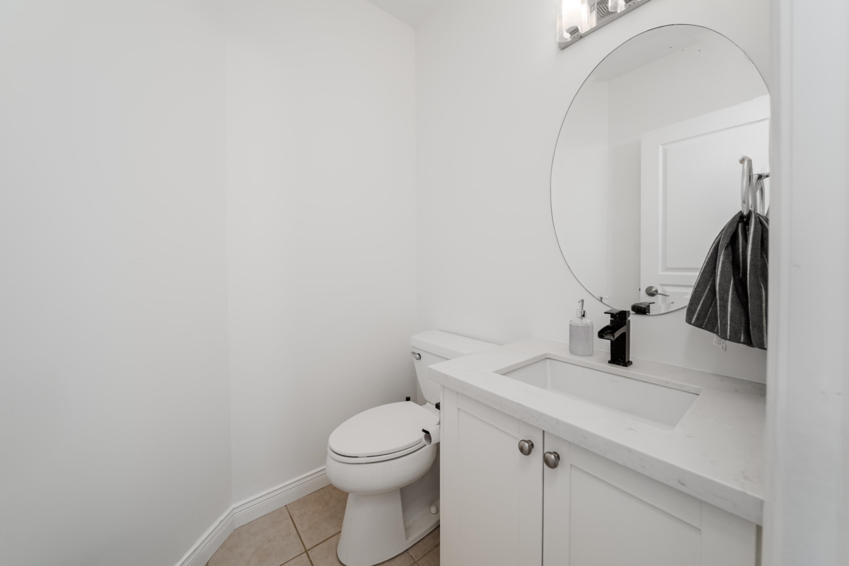 Kitchen Island Photo of 1126 Rochester Avenue, Coquitlam, BC