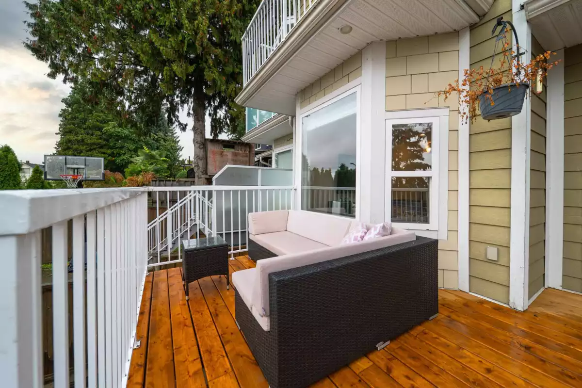 Walk-In Closet Photo of 1126 Rochester Avenue, Coquitlam, BC