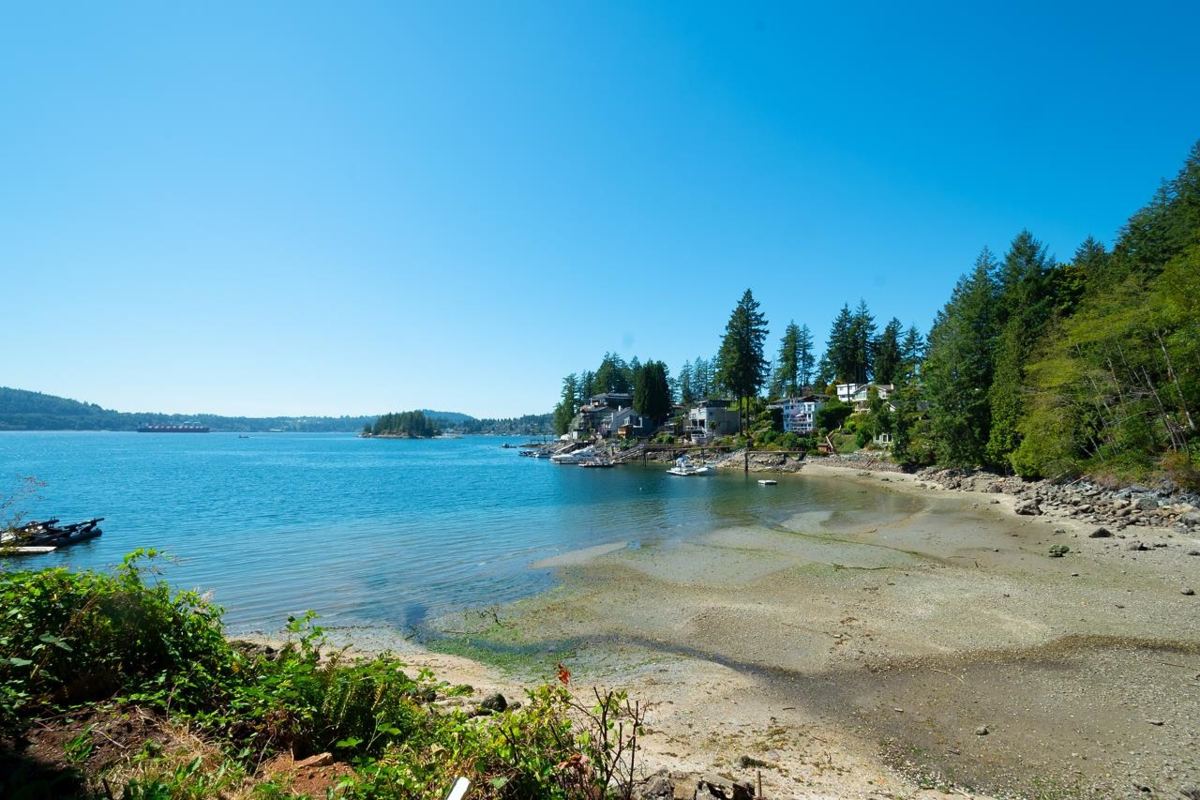 Breakfast Nook Photo of 4855 Belcarra Bay Road, Port Moody, BC
