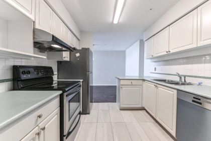 320 13911 70 Avenue, Surrey, BC