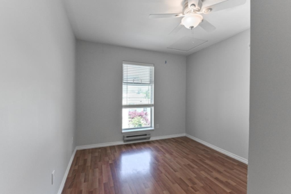 320 13911 70 Avenue, Surrey, BC