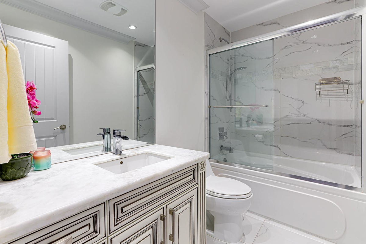 Backyard Photo of 3263 Norwood Avenue, North Vancouver, BC