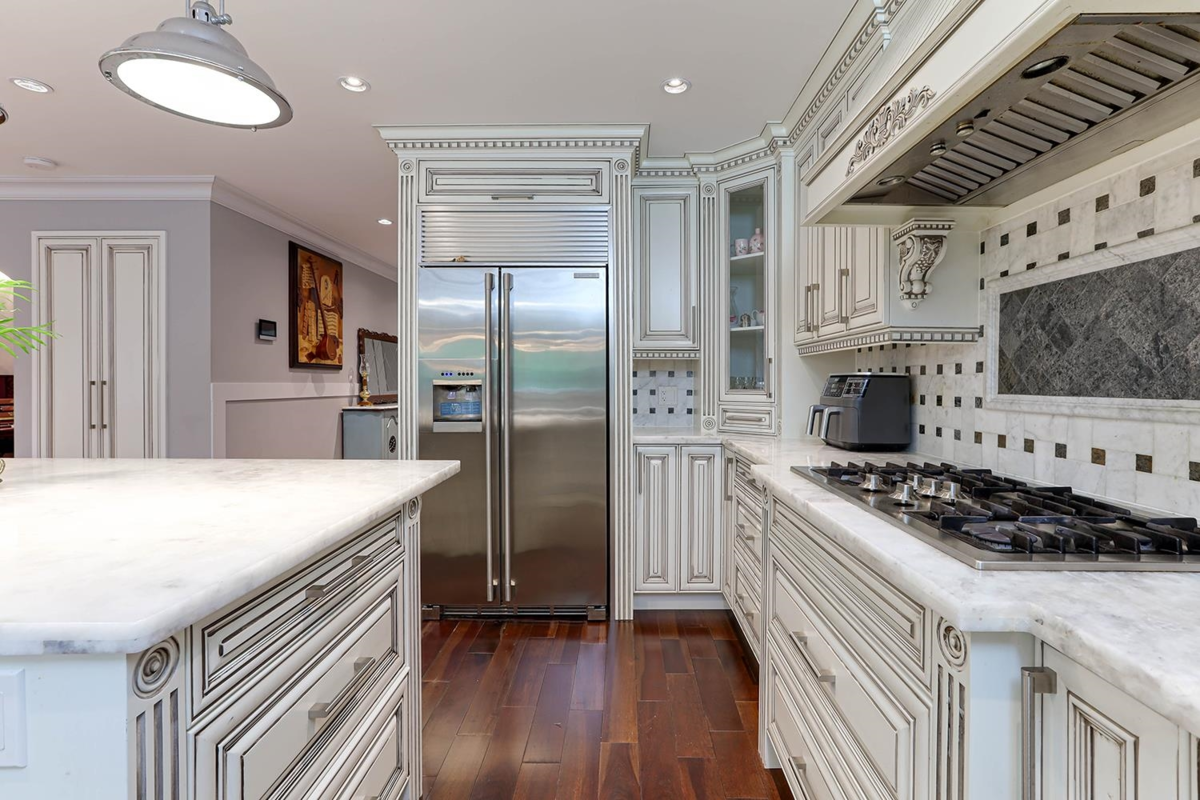Guest Bathroom Photo of 3263 Norwood Avenue, North Vancouver, BC
