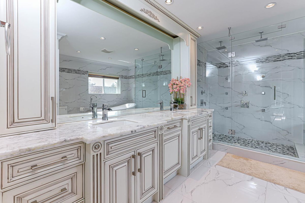 Hallway Photo of 3263 Norwood Avenue, North Vancouver, BC