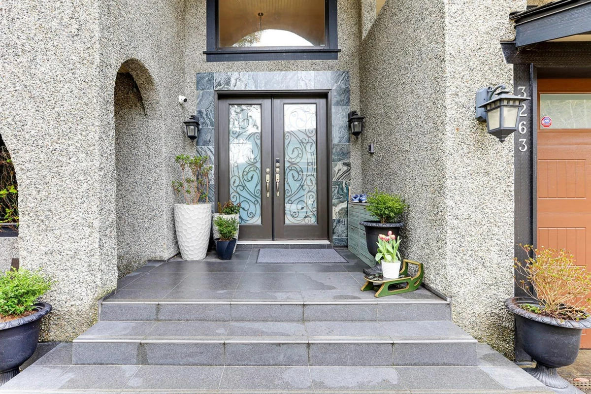 Kitchen Photo of 3263 Norwood Avenue, North Vancouver, BC