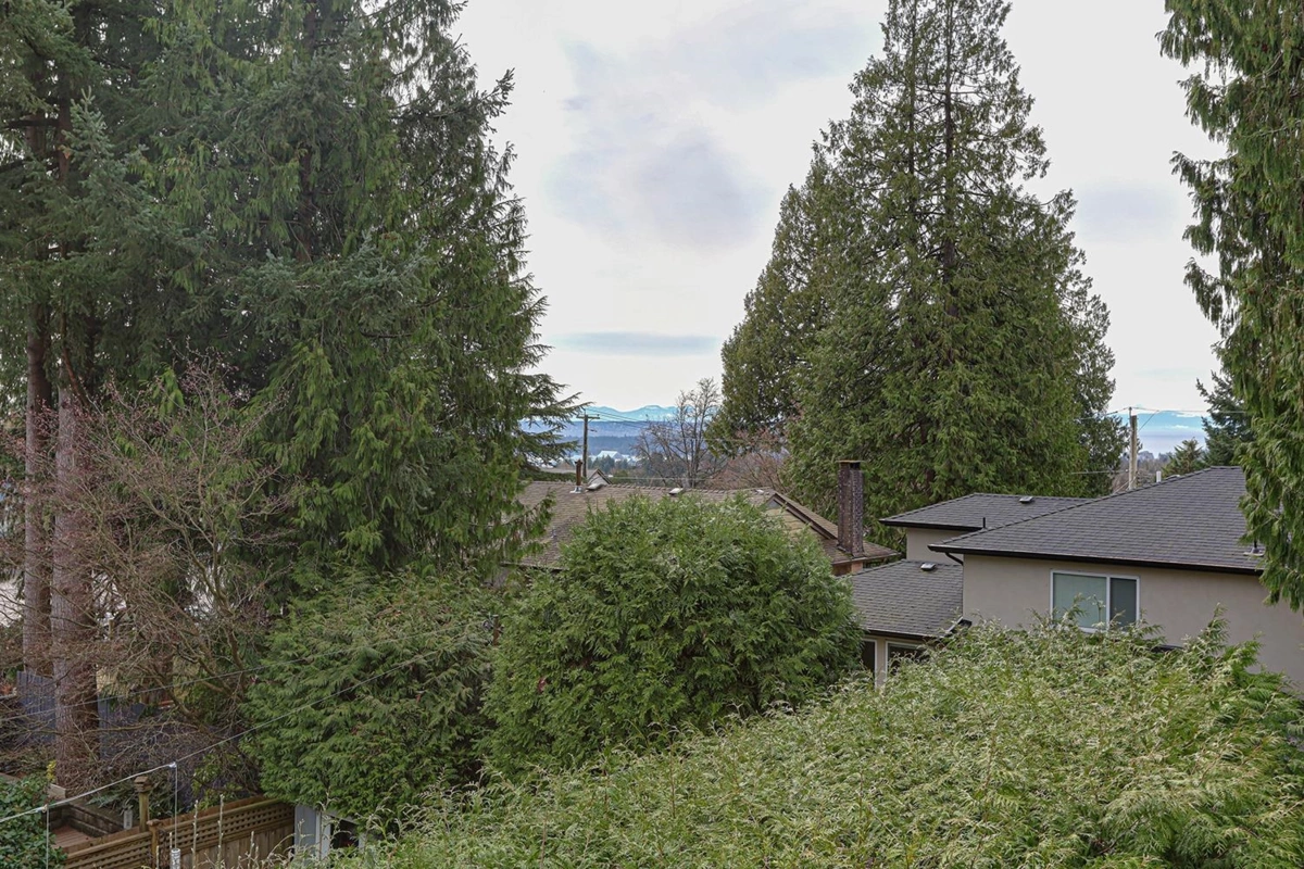 Outdoor Patio Photo of 3263 Norwood Avenue, North Vancouver, BC