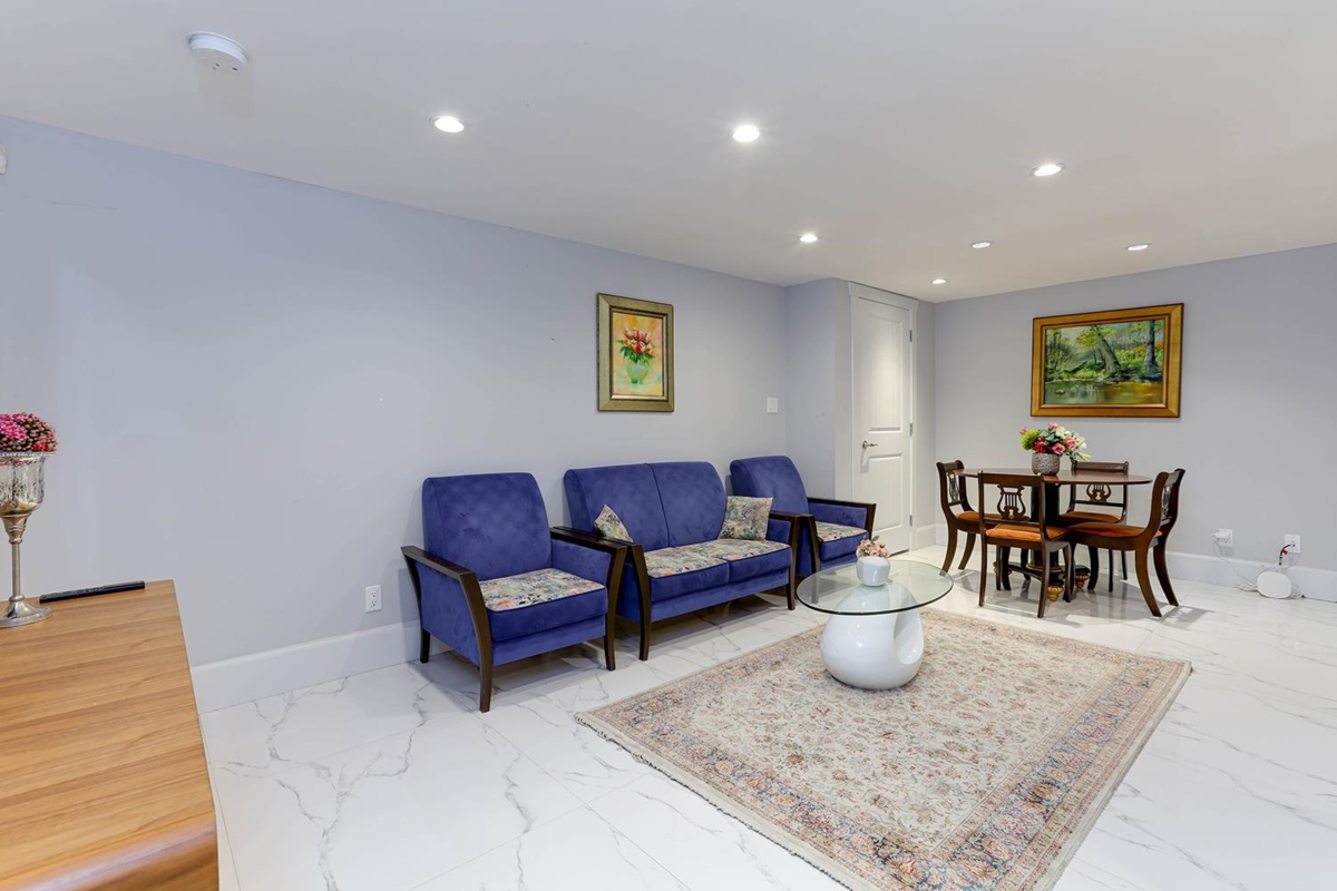 Swimming Pool Photo of 3263 Norwood Avenue, North Vancouver, BC