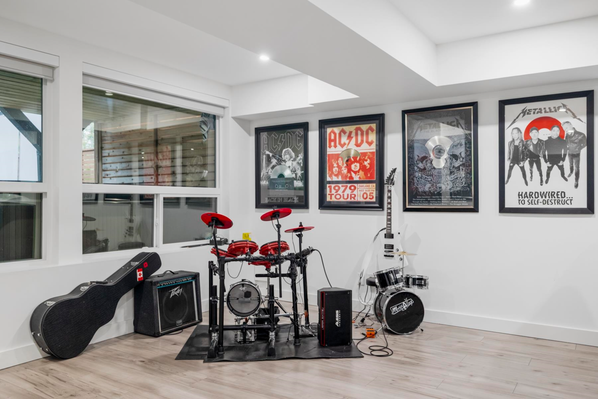 Front Yard Photo of 11371 Mcdougal Street, Maple Ridge, BC