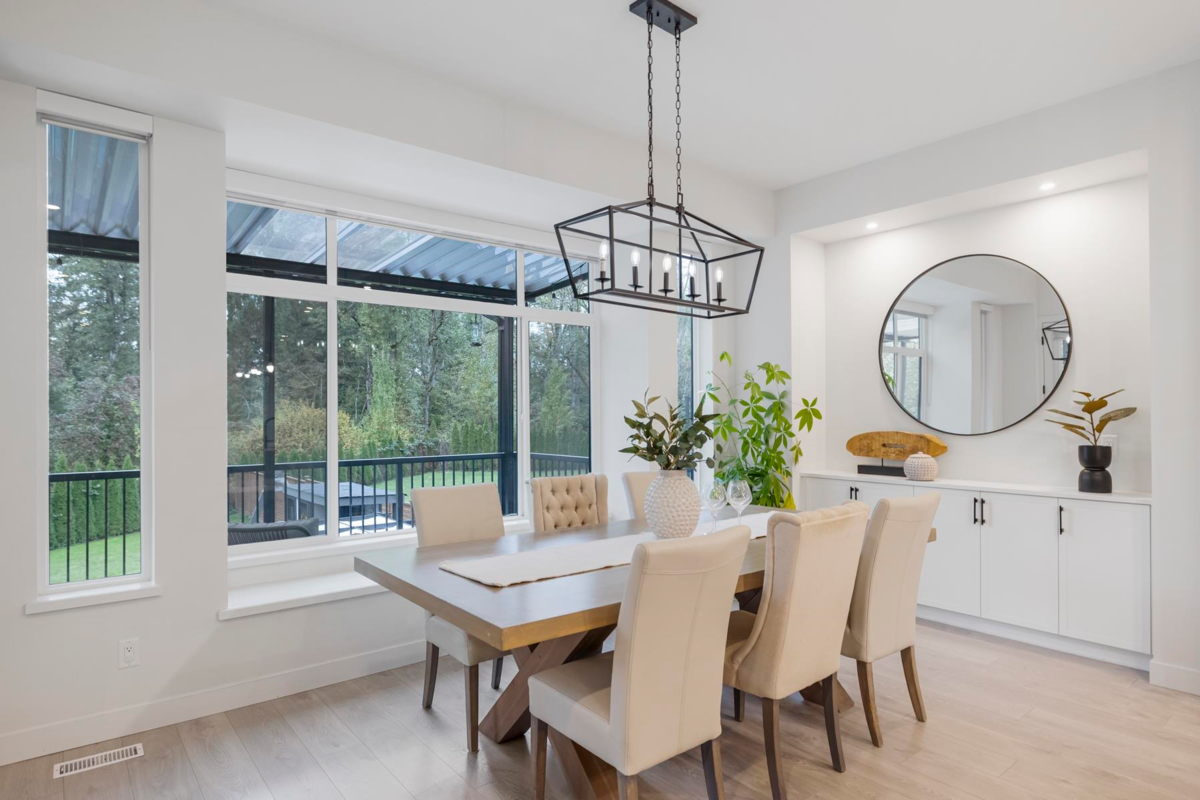 Walk-In Closet Photo of 11371 Mcdougal Street, Maple Ridge, BC