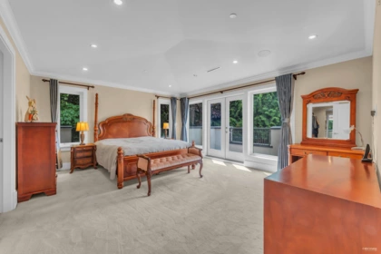 Entry Foyer Photo of 1835 Mathers Avenue, West Vancouver, BC